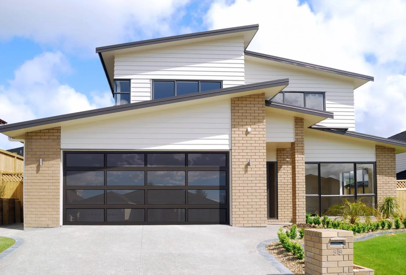 Full-View Aluminum garage door — example 1